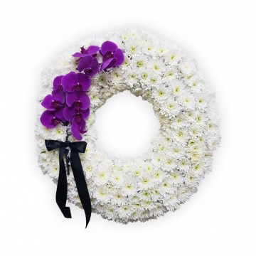 Poza Coroana funerara din crizanteme si orhidee violet