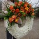 Coroana funerara crizanteme si aranjament portocaliu