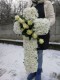 Cruce funerara din crizanteme si trandafiri albi p4