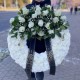 Coroana funerara rotunda cu trandafiri albi